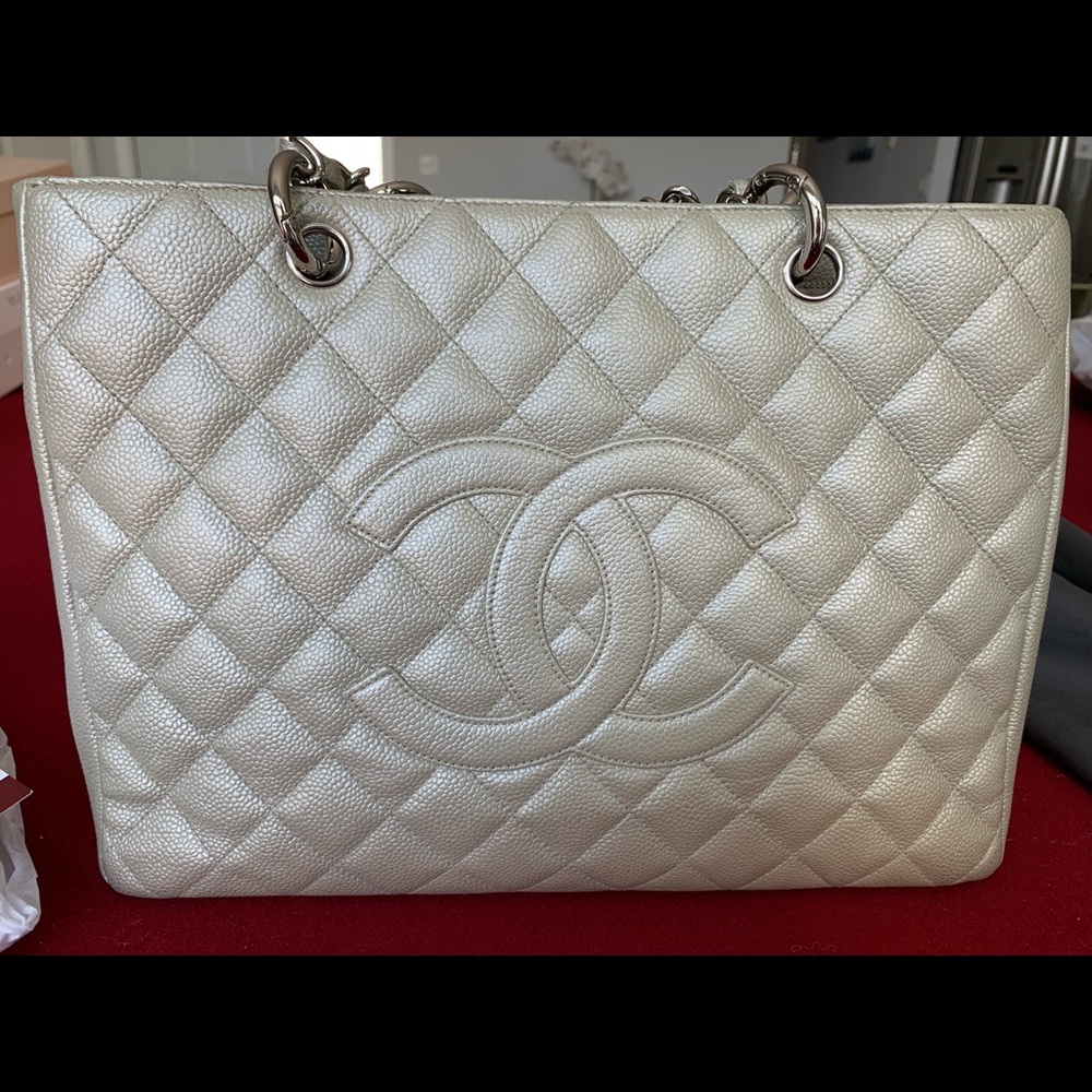 Chanel Tote bag pearl color with silver